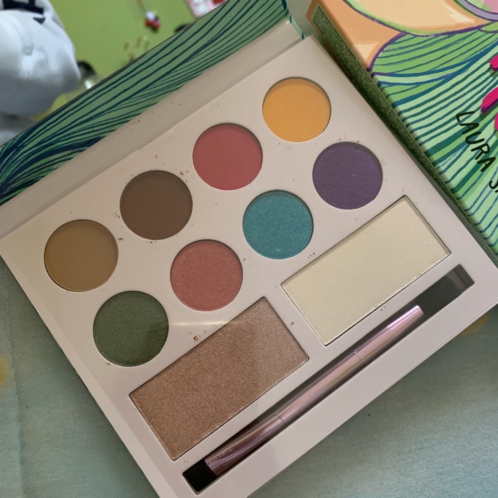 Eyeshadow palette